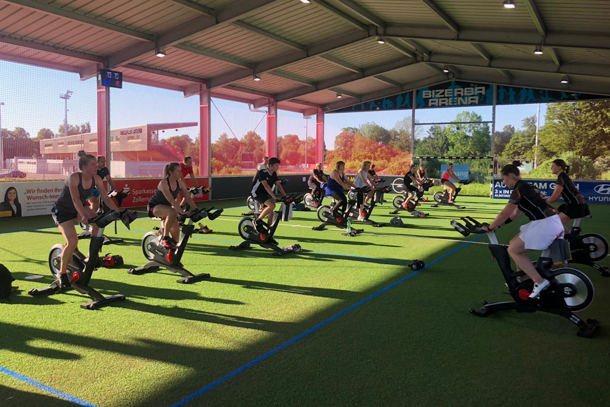 indoor-cycling-freilufthalle Indoor Cycling Class in der McArena